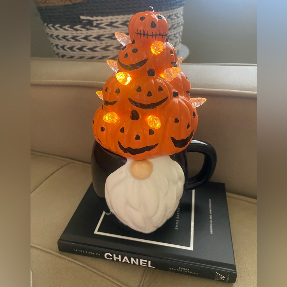 Light up Halloween mug tree